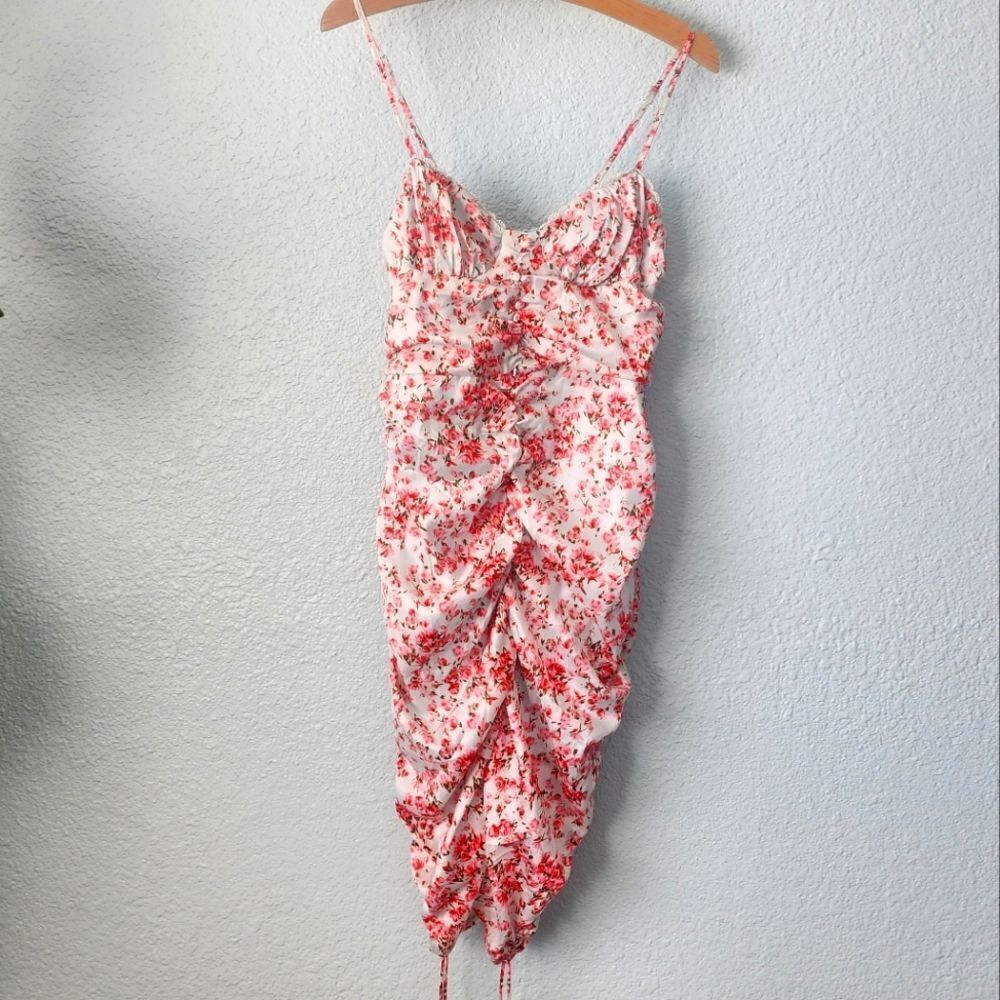 O vianca  rushed sides ties ends floral dress